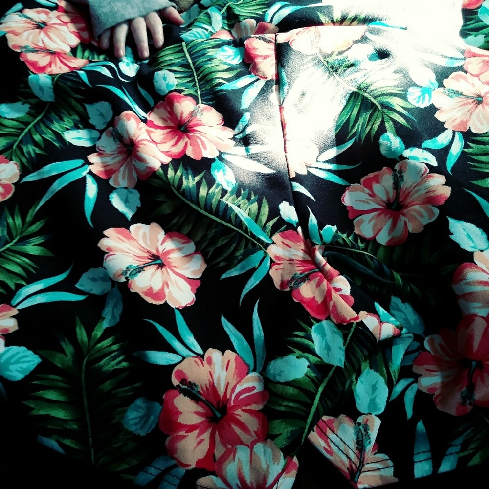 Tropical shorts